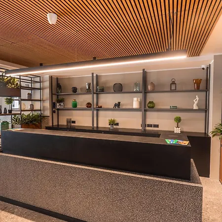 Hotel The Londoner St. Julian's