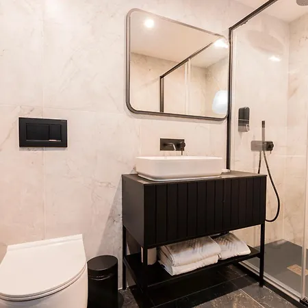 The Londoner Hotel