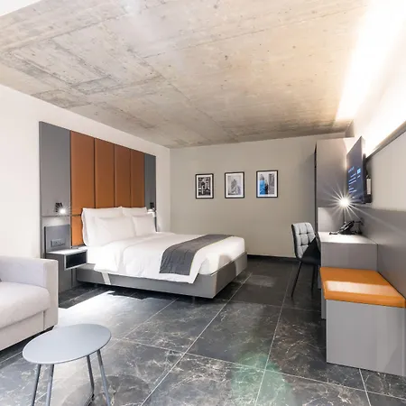 Hotel The Londoner St. Julian's