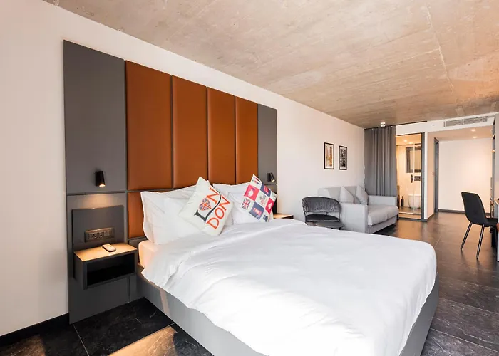 The Londoner Hotel 3*