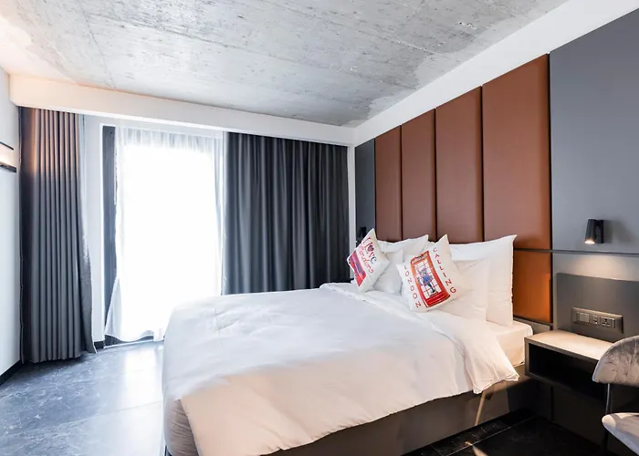 The Londoner 3* St. Julian's