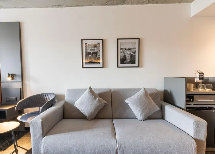 The Londoner St. Julian's