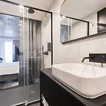 The Londoner 3*