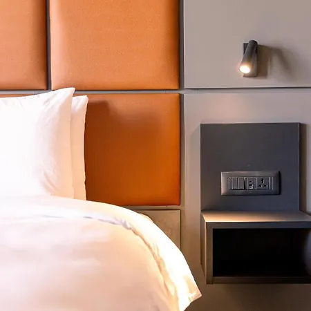 The Londoner Hotel