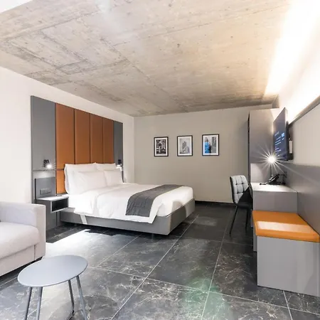 The Londoner 3* Saint Julian's