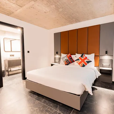 The Londoner Hotel 3*