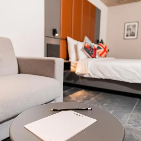 The Londoner Hotel 3*