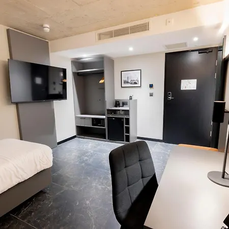 The Londoner Hotel 3*