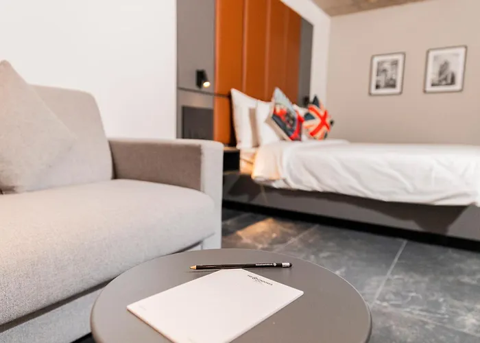 The Londoner Otel 3*