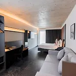 The Londoner 3* Saint Julian's