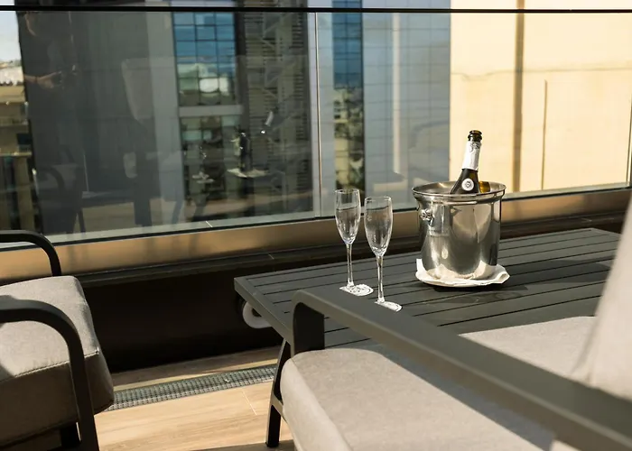 The Londoner Отель 3*